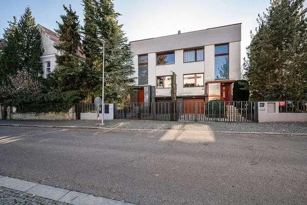 Exteriér – pohled z ulice